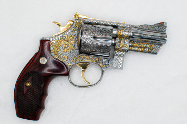 Smith and Wesson. 44 magnum - Image 7