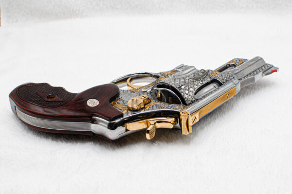 Smith and Wesson. 44 magnum - Image 6