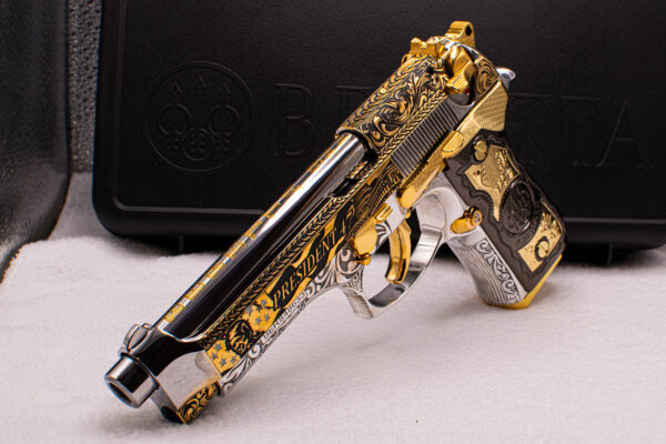 Beretta 92 FS. 9mm. Trump - Image 4