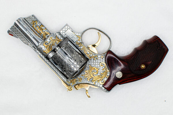 Smith and Wesson. 44 magnum - Image 4