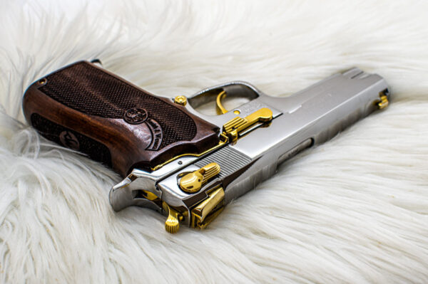 Smith and Wesson. 5906. 9mm. - Image 3