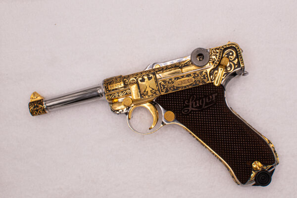 Luger P08. DWM cal 30 luger.  