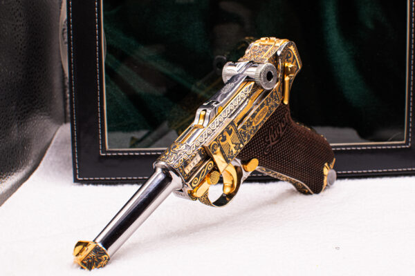 Luger P08. DWM cal 30 luger.